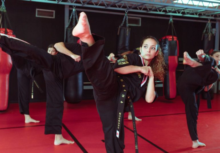 Beneficios emocionales de las artes marciales para adultos en Viladecans