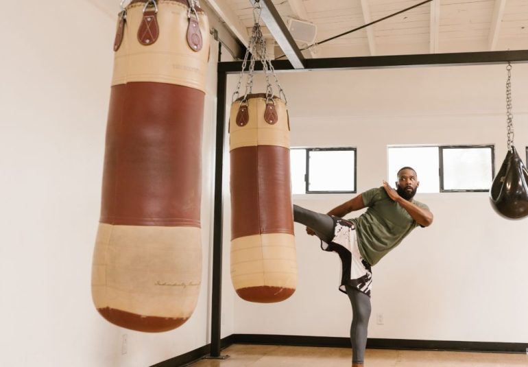 Técnicas de kickboxing para mejorar tu coordinación y velocidad